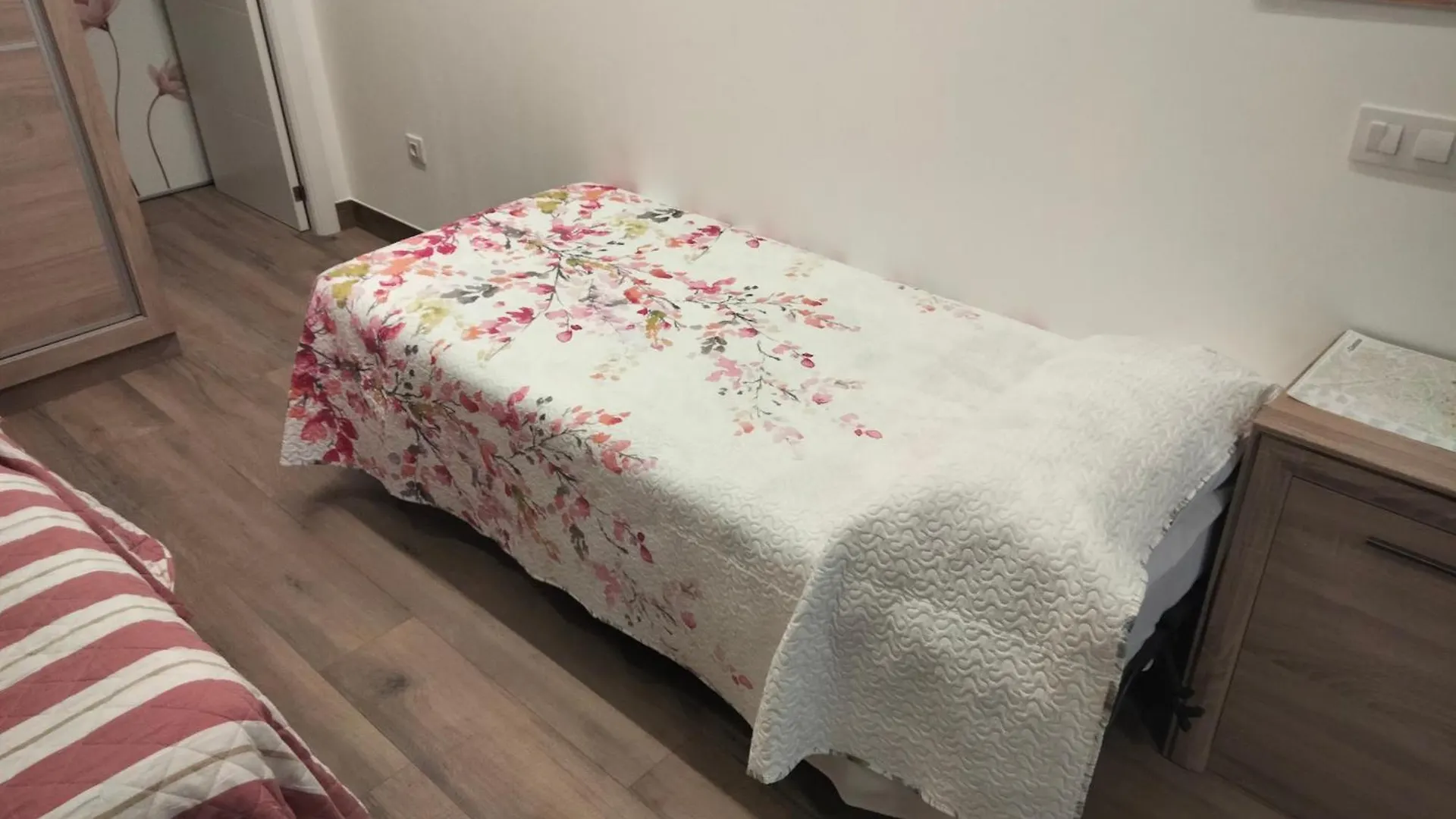 Apartment Loft La Calahorra Del Bere Con Posibilidad De Aparcamiento Pregunta Por El Pack Mas Amor Cordoba Spain
